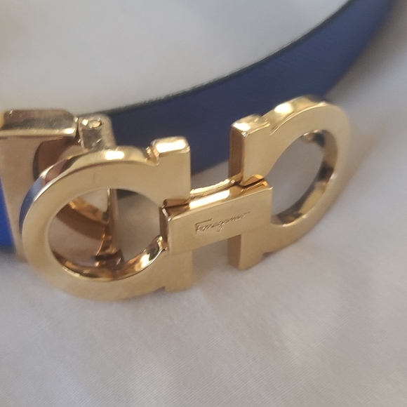 Farragammo women's  Belt. Reversible and adjustable - Picture 3 of 3